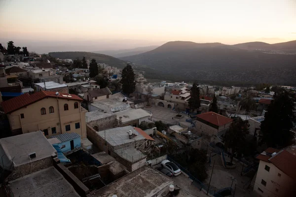 Típico viev en la antigua hasid, la antigua ciudad judía de Ortodox Safed —  Fotos de Stock