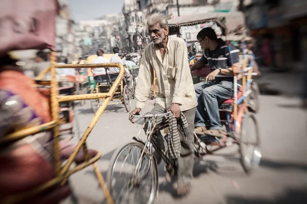 Ochtend op een straat op 10 November 2013 in Old Delhi, India. — Stockfoto