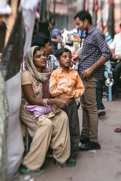 Morgen auf einer Straße am 10. November 2013 in Old Delhi, Indien. — Stockfoto