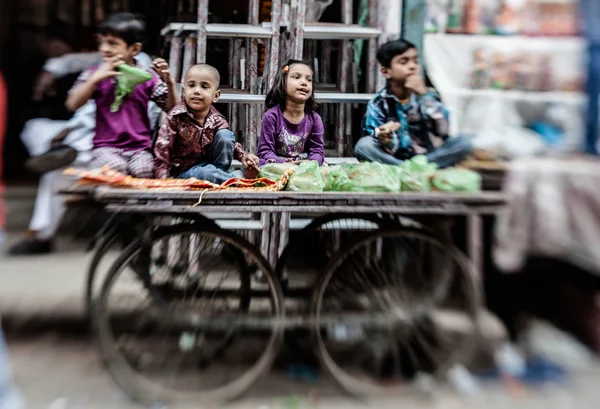 Morning on a street at November 10, 2013 in Old Delhi, India. — Stock Photo, Image