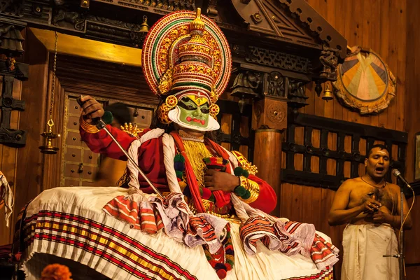 Kathakali виконавець у Кочин, роль доброчесного pachcha (зелений) — стокове фото