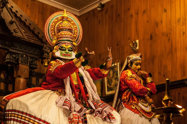 Kathakali interprete nel ruolo virtuoso pachcha (verde) in Cochin — Foto Stock