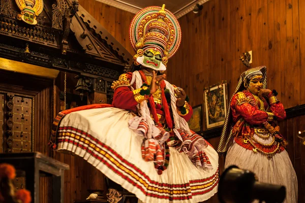 Kathakali performer in the virtuous pachcha (green) role in Cochin — Stock Photo, Image