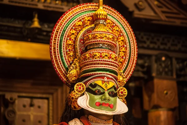 Kathakali performer in the virtuous pachcha (green) role in Cochin — Stock Photo, Image