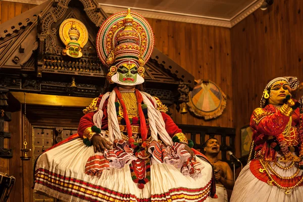 Kathakali performer no papel virtuoso pachcha (verde) em Cochin — Fotografia de Stock