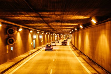 Berlin, Almanya - 18 Mayıs 2015: Yeni tünel autobahn yolda