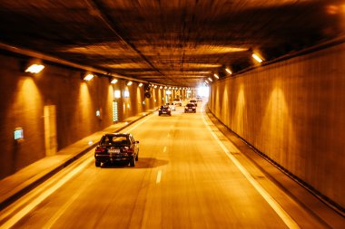 Berlin, Almanya - 18 Mayıs 2015: Yeni tünel autobahn yollarda