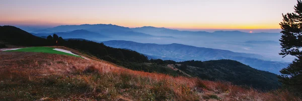 Majestic sunrise  in the mountains in  Krushevo, Makedonia — Stock Photo, Image