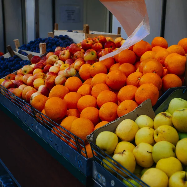 Naranjas Otras Frutas Expuestas Puesto Mercado — Foto de Stock