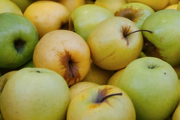 Gult Äpple Hyllan Snabbköpet — Stockfoto