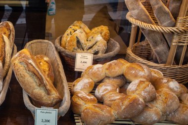 Fransız pastanesinde biraz ekmek.