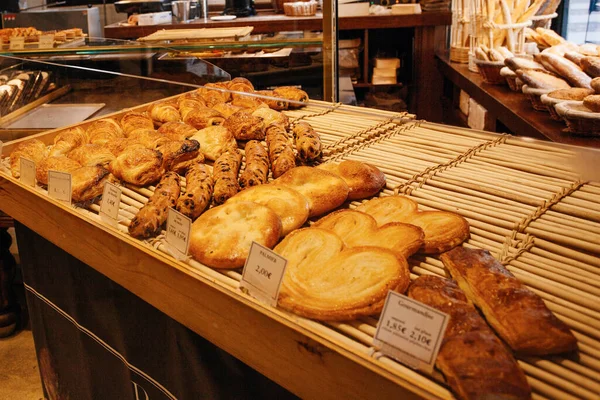 Pasteles Franceses Exhiben Una Pastelería — Foto de Stock