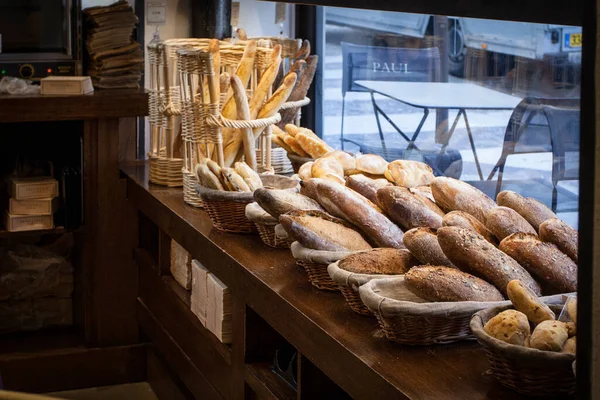 フランス 2016年10月6日 パリの中心部にある伝統的なパン屋さんポール — ストック写真