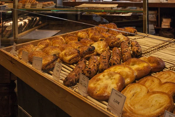 Francia Sütemények Megjelenítése Egy Cukrászdában — Stock Fotó