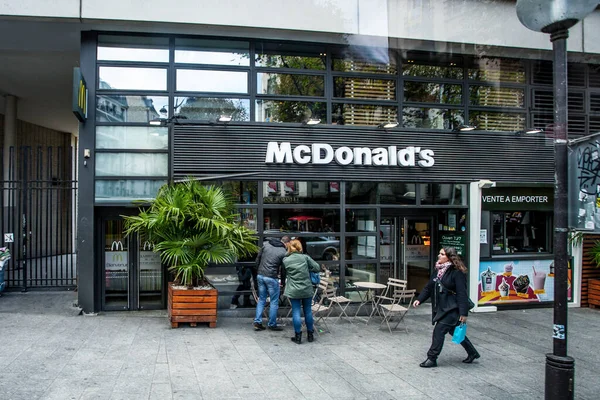 París Francia Octubre 2016 Restaurante Mcdonalds Las Calles Centrales París — Foto de Stock