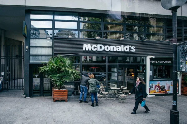 Paris Frankreich Oktober 2016 Mcdonalds Restaurant Den Zentralen Straßen Von — Stockfoto