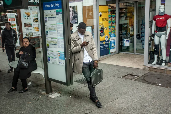 Paris Frankreich Oktober 2016 Menschen Warten Auf Dem Busbahnhof Öffentliche — Stockfoto