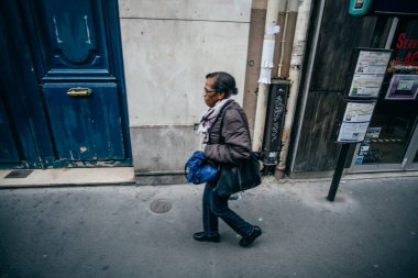 PARIS, FRANCE - 7 Ekim 2016: Yurttaşlar 7 Ekim 2016 