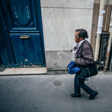 PARIS, FRANCE - 7 Ekim 2016: Yurttaşlar 7 Ekim 2016 