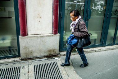 PARIS, FRANCE - 7 Ekim 2016: Yurttaşlar 7 Ekim 2016 