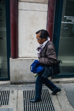 PARIS, FRANCE - 7 Ekim 2016: Yurttaşlar 7 Ekim 2016 