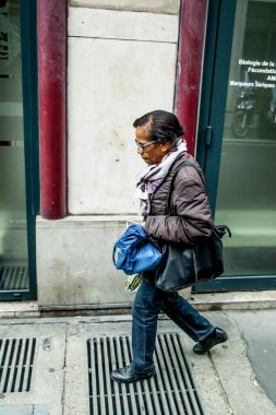 PARIS, FRANCE - 7 Ekim 2016: Yurttaşlar 7 Ekim 2016 