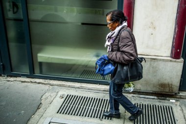 PARIS, FRANCE - 7 Ekim 2016: Yurttaşlar 7 Ekim 2016 