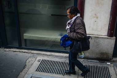 PARIS, FRANCE - 7 Ekim 2016: Yurttaşlar 7 Ekim 2016 