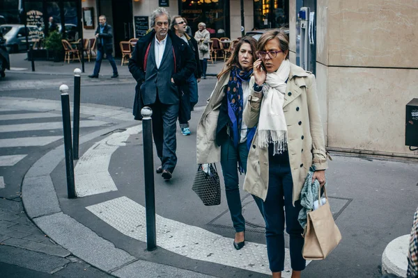 París Francia Octubre 2016 Los Ciudadanos Pasan Por Las Calles — Foto de Stock