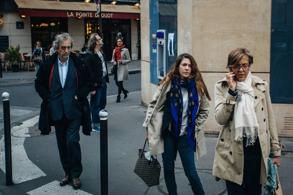 Paris França Outubro 2016 Cidadãos Passam Por Ruas Cafetarias Lojas — Fotografia de Stock