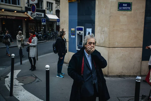 Paris França Outubro 2016 Cidadãos Passam Por Ruas Cafetarias Lojas — Fotografia de Stock