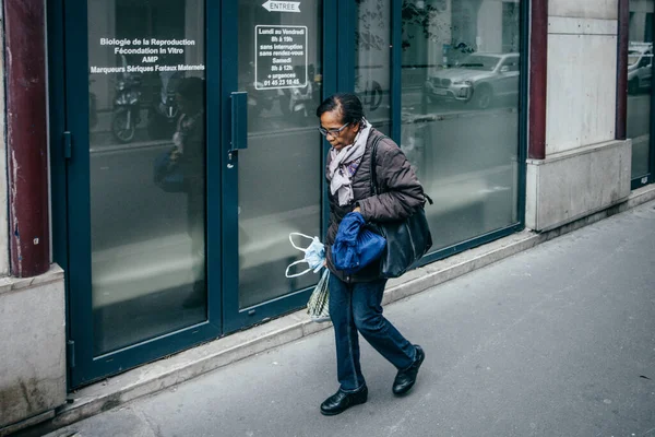 Paris França Outubro 2016 Cidadãos Passam Por Ruas Cafetarias Lojas — Fotografia de Stock