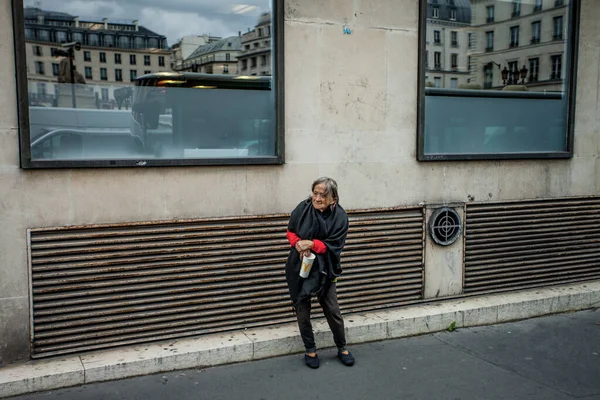 Paris France Octobre 2016 Une Sdf Demande Argent Dans Centre — Photo