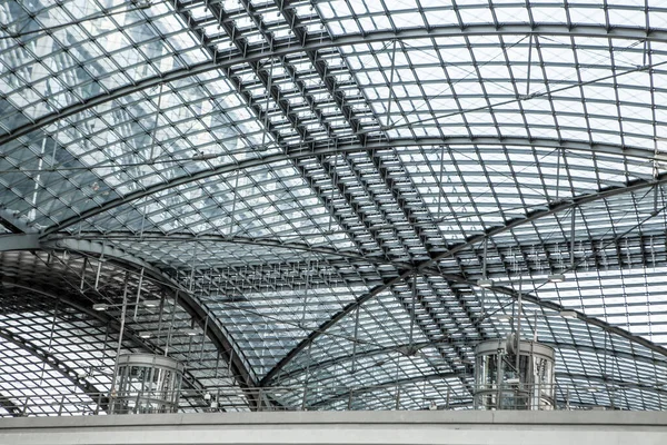 Футуристическое Здание Главного Железнодорожного Вокзала Берлина — стоковое фото