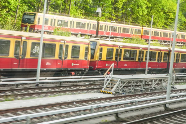 Berlín Mayo Tren Léctrico Llegado Estación Metro Bahn Mayo 2015 —  Fotos de Stock