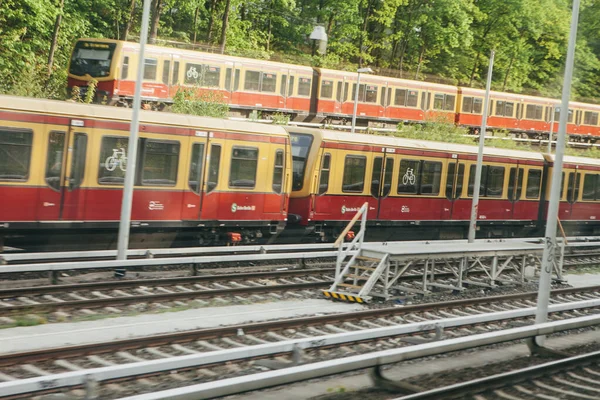 Berlín Mayo Tren Léctrico Llegado Estación Metro Bahn Mayo 2015 —  Fotos de Stock