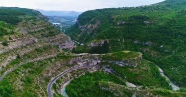 Fransa 'da Alplerde Şelale