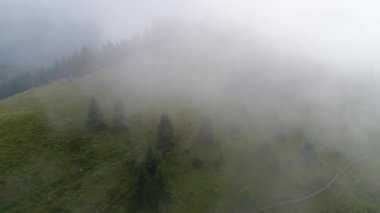 Karpatların güzel manzarası, İHA ile çekilmiş, 4kA