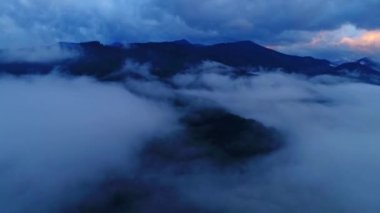 Karpat dağlarında şaşırtıcı gün doğumu