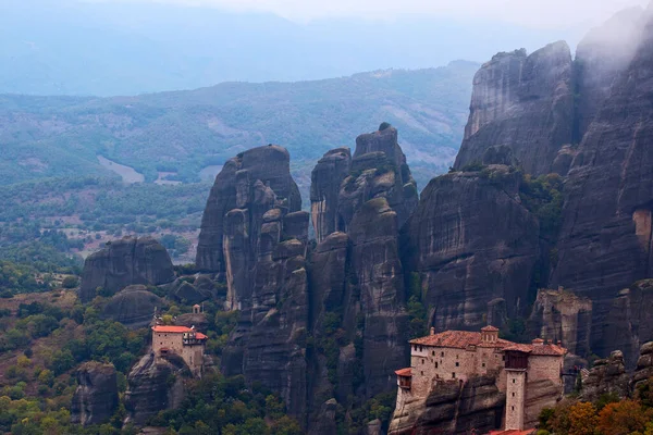 Yunanistan Meteora Kentindeki Güzel Manastır Kaya Manzaraları — Stok fotoğraf