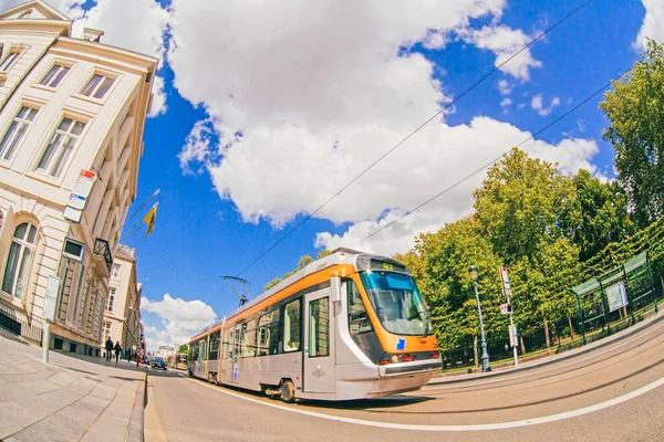 Brusel Belgie Května 2018 Královské Náměstí Sochou Tramvajovými Kolejnicemi Věží — Stock fotografie