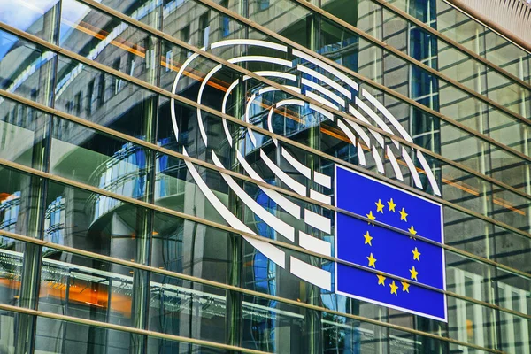 Bruselas Bélgica Mayo 2015 Oficinas Del Parlamento Europeo Banderas Europeas — Foto de Stock