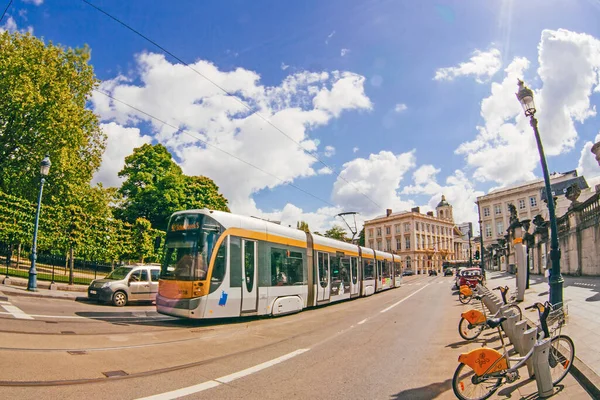 Brusel Belgie Května 2018 Královské Náměstí Sochou Tramvajovými Kolejnicemi Věží — Stock fotografie