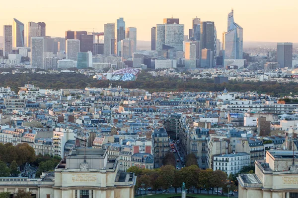 フランス 2016年10月5日 夜にセーヌ川とパリの空の景色 パリはフランスの首都であり ヨーロッパの主要な金融 ファッション 芸術の中心地の1つです — ストック写真