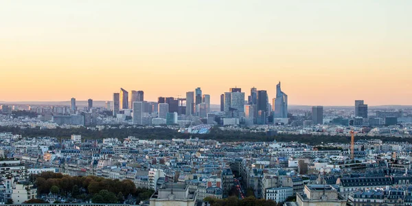 Paris France Octobre 2015 Coucher Soleil Tour Eiffel Quartier Défense — Photo