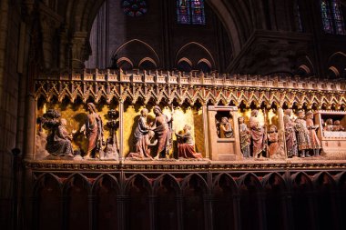 PARIS - 1 Ekim 2016 'da Notre Dame de Paris Katedrali İçişleri. Notre Dame inşaatı 1163 yılında başladı ve 1345 yılında tamamlandı..