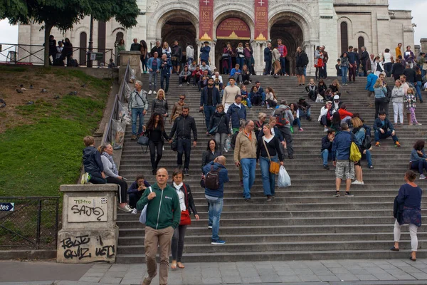 París Francia Octubre Muchos Turistas Cerca Basílica Del Sagrado Corazón — Foto de Stock