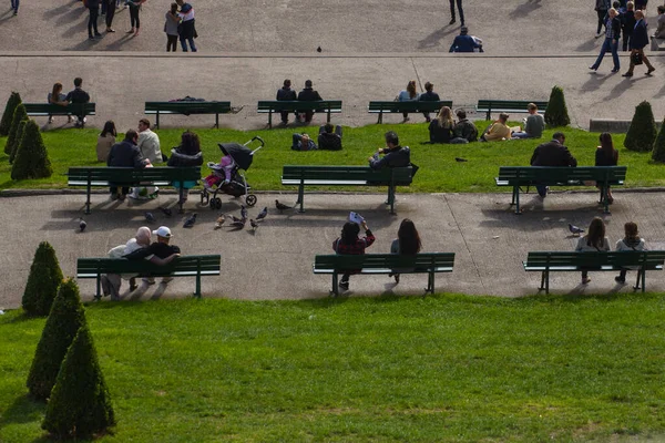 Paris França Outubro 2016 Pessoas Visitam Montmartre Hill Vista Paris — Fotografia de Stock