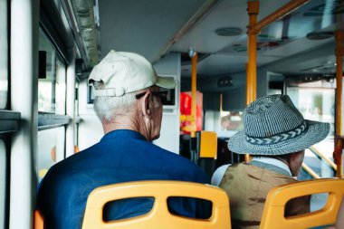 ÜSKÜP, MACEDONIA - 29 Temmuz 2016: Üsküp toplu taşımacılığı için özel olarak tasarlanmış çift katlı otobüs.
