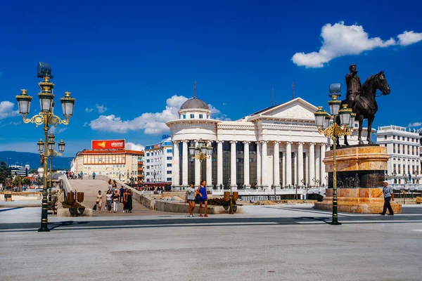 Skopje Macedonia 2018年7月29日 马其顿广场是马其顿共和国首都斯科普里的主要广场 这个广场是马其顿最大的 — 图库照片